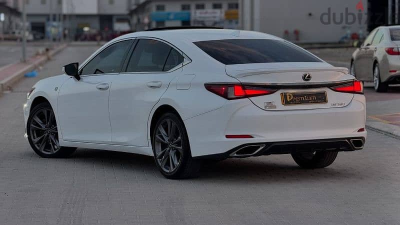 Lexus ES 350 2019 3