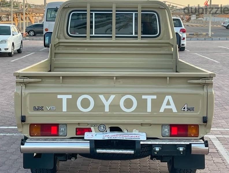 Toyota Land Cruiser Pickup 2024 3