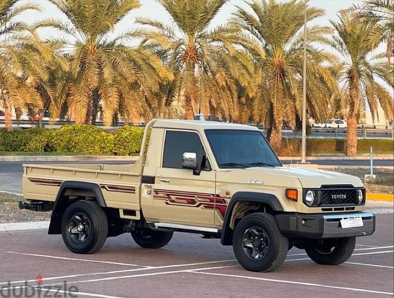 Toyota Land Cruiser Pickup 2024 6