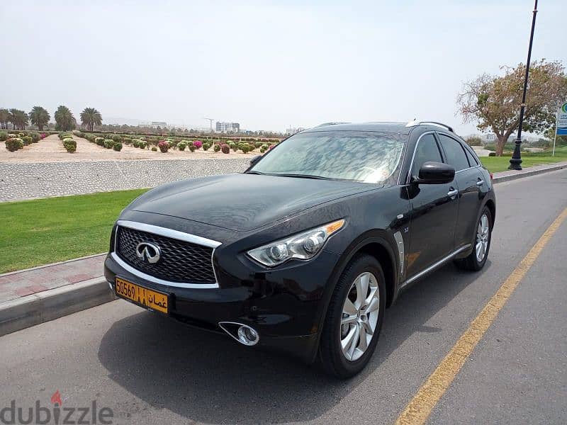 Infiniti QX70 2020 mint condition 7