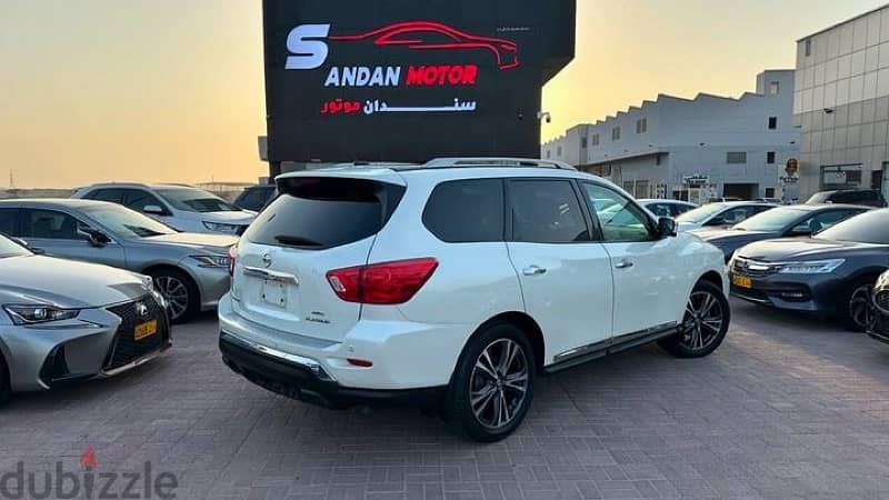 Nissan Pathfinder 2017 1