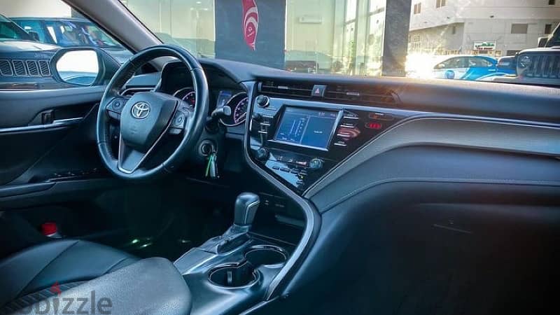 Toyota Camry 2019 4