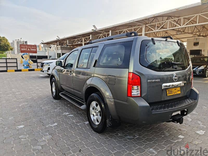 Nissan Pathfinder 2009 classic se 2