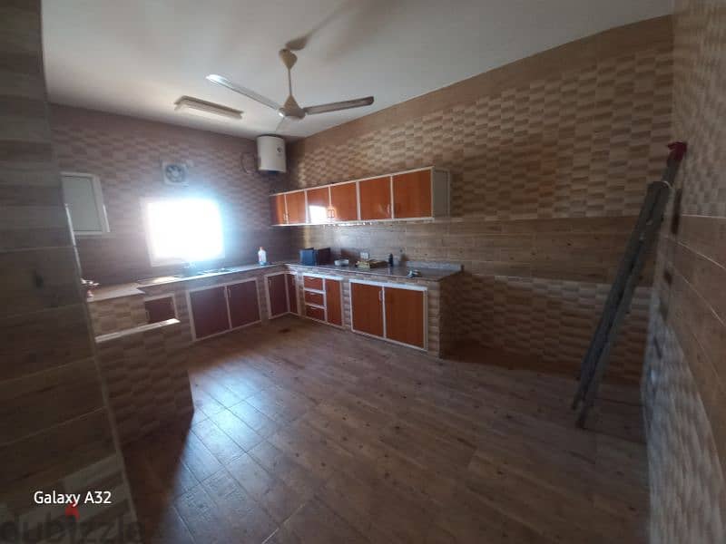 2 bed rooms flat in Al ansab 180 ro 6