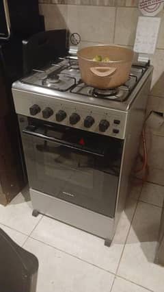 cooker in a very good condition with a cylinder 0