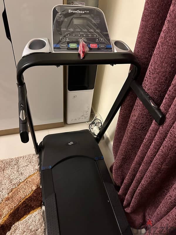 Treadmill 115 kg like new مكينة مشي 1