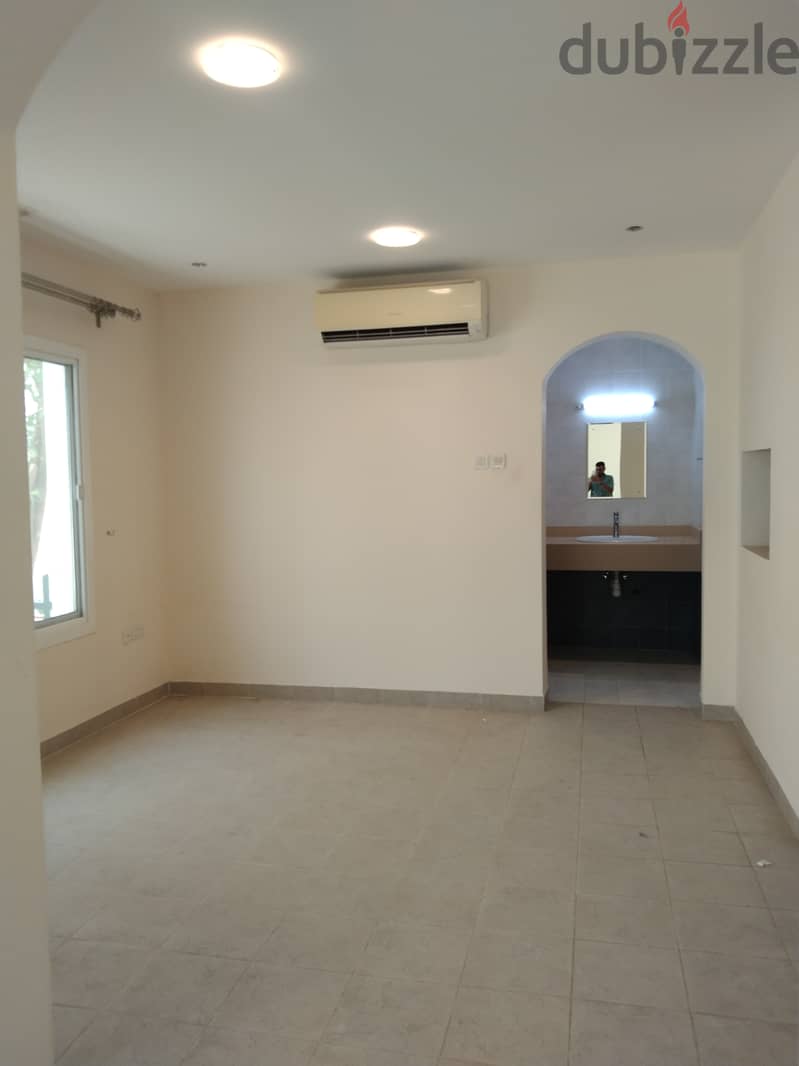 6Me10 Modern style four-bedrooms villas for rent in shatti Qurum 3