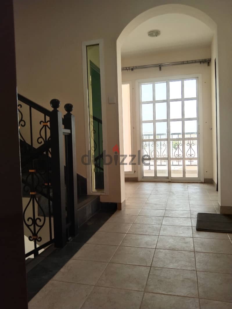 6Me10 Modern style four-bedrooms villas for rent in shatti Qurum 10