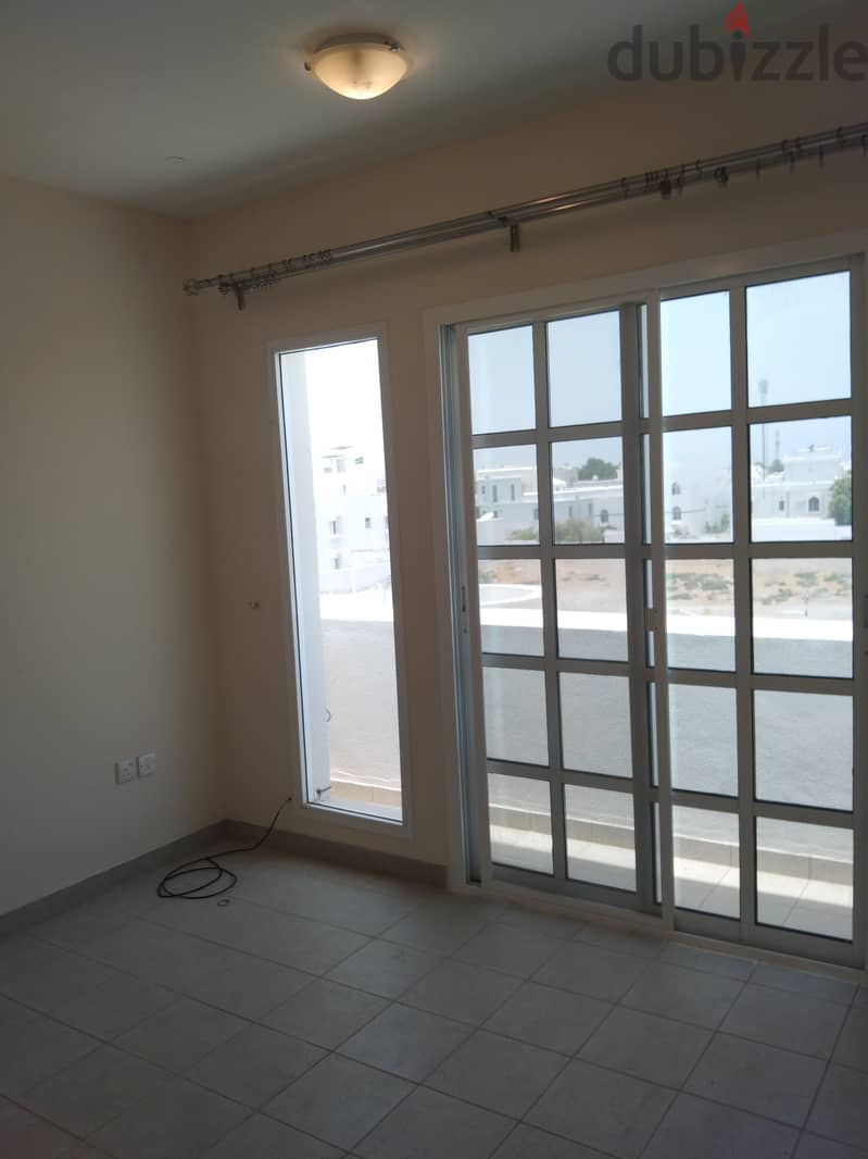 6Me10 Modern style four-bedrooms villas for rent in shatti Qurum 11