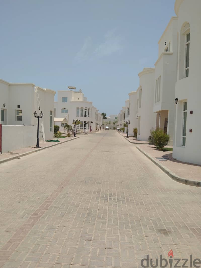 6Me10 Modern style four-bedrooms villas for rent in shatti Qurum 16