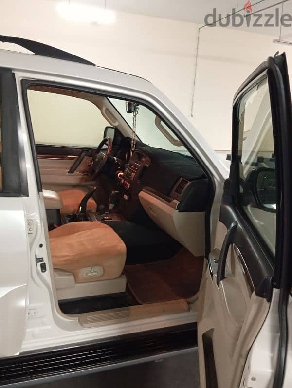 Mitsubishi Pajero 2014 FULL Option 7