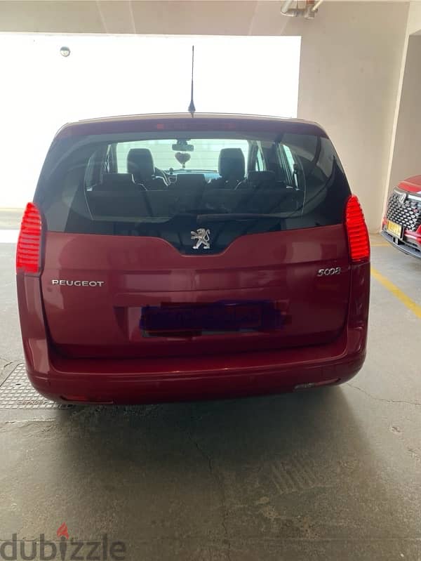 Peugeot 5008 2012 1