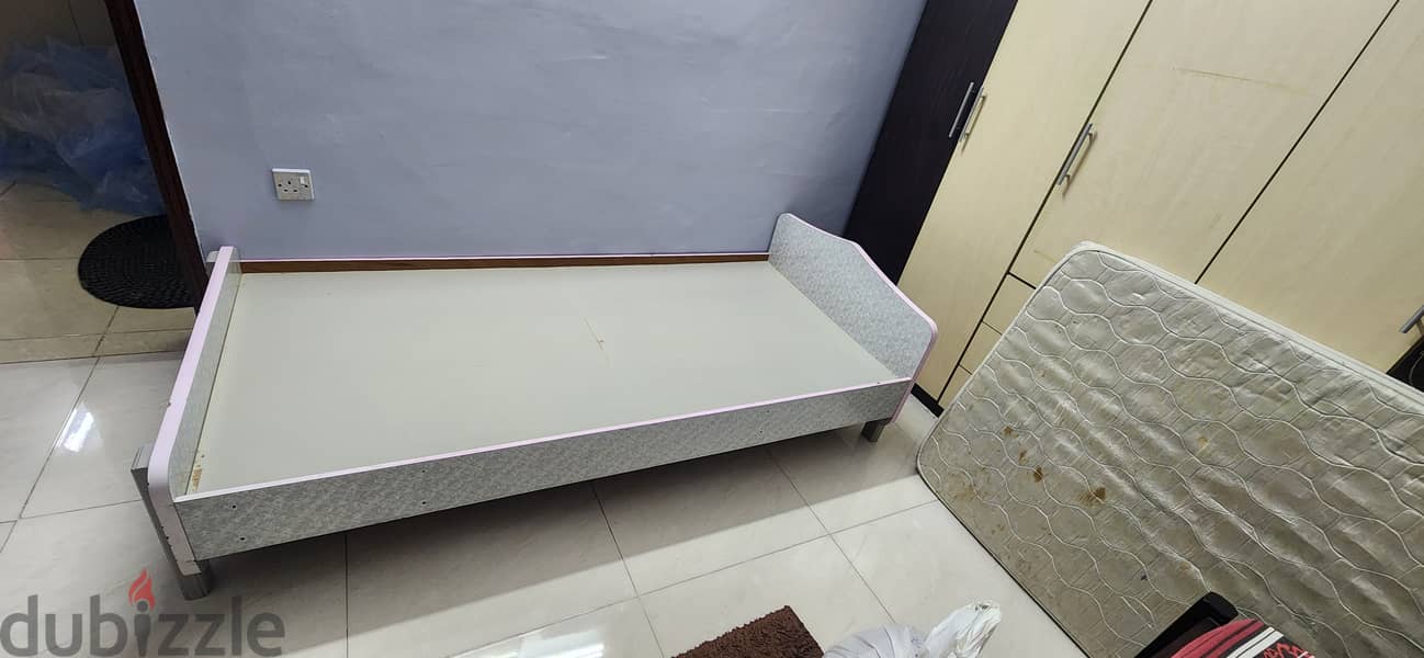 Singal bed wooden 1