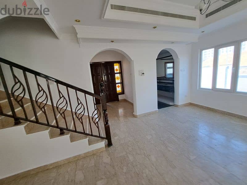 nice villa in Qurum Near PDO 11