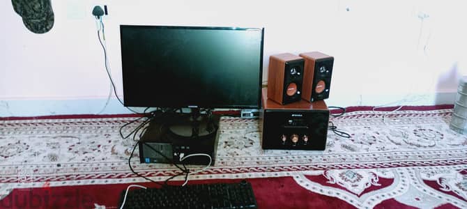 Full set of pc (Samsung monitor extra thin 24inch, sunsui speakers)