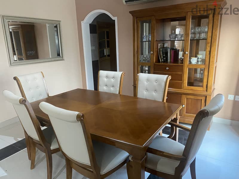 Dining set with expandable table and cupboard in very good condition 3