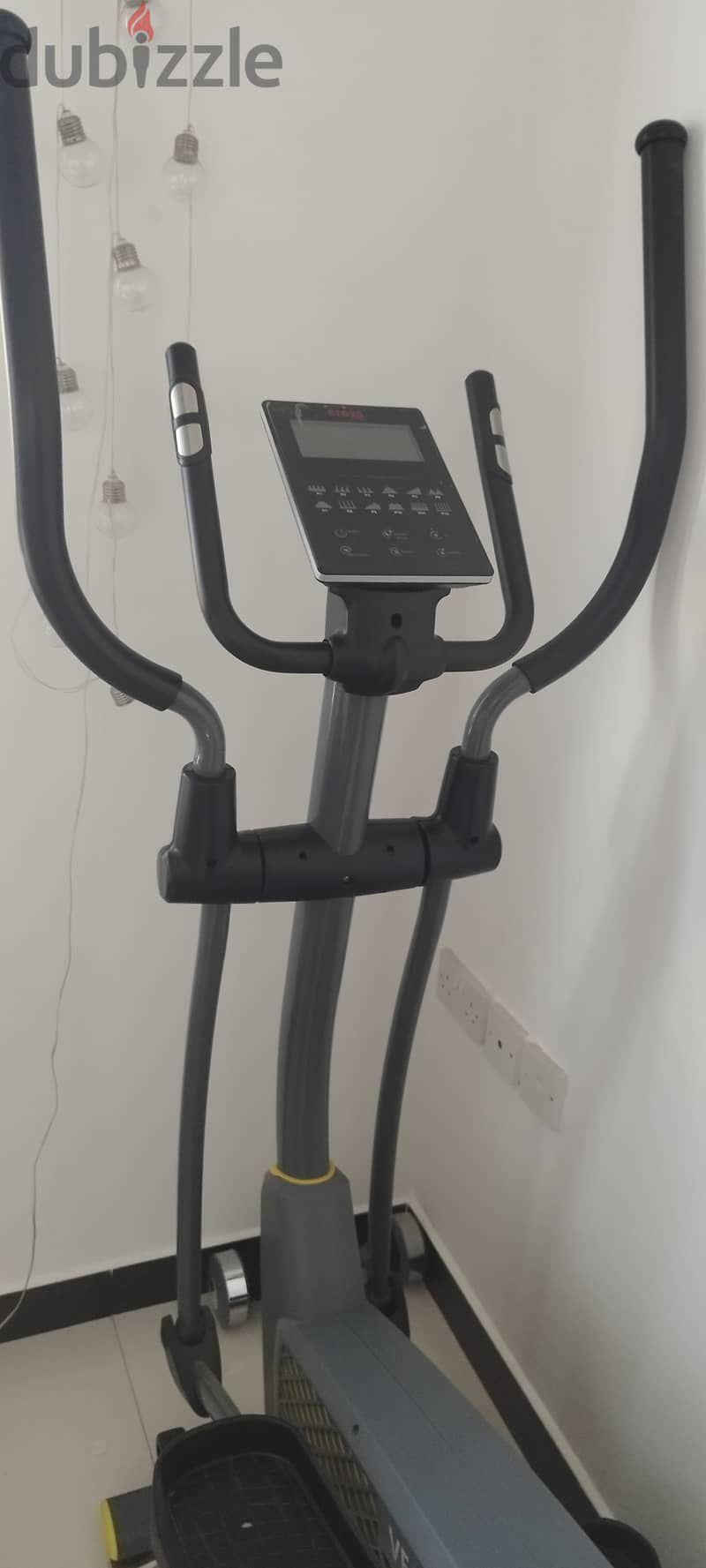 Elliptical machine suitable for gym and home 0