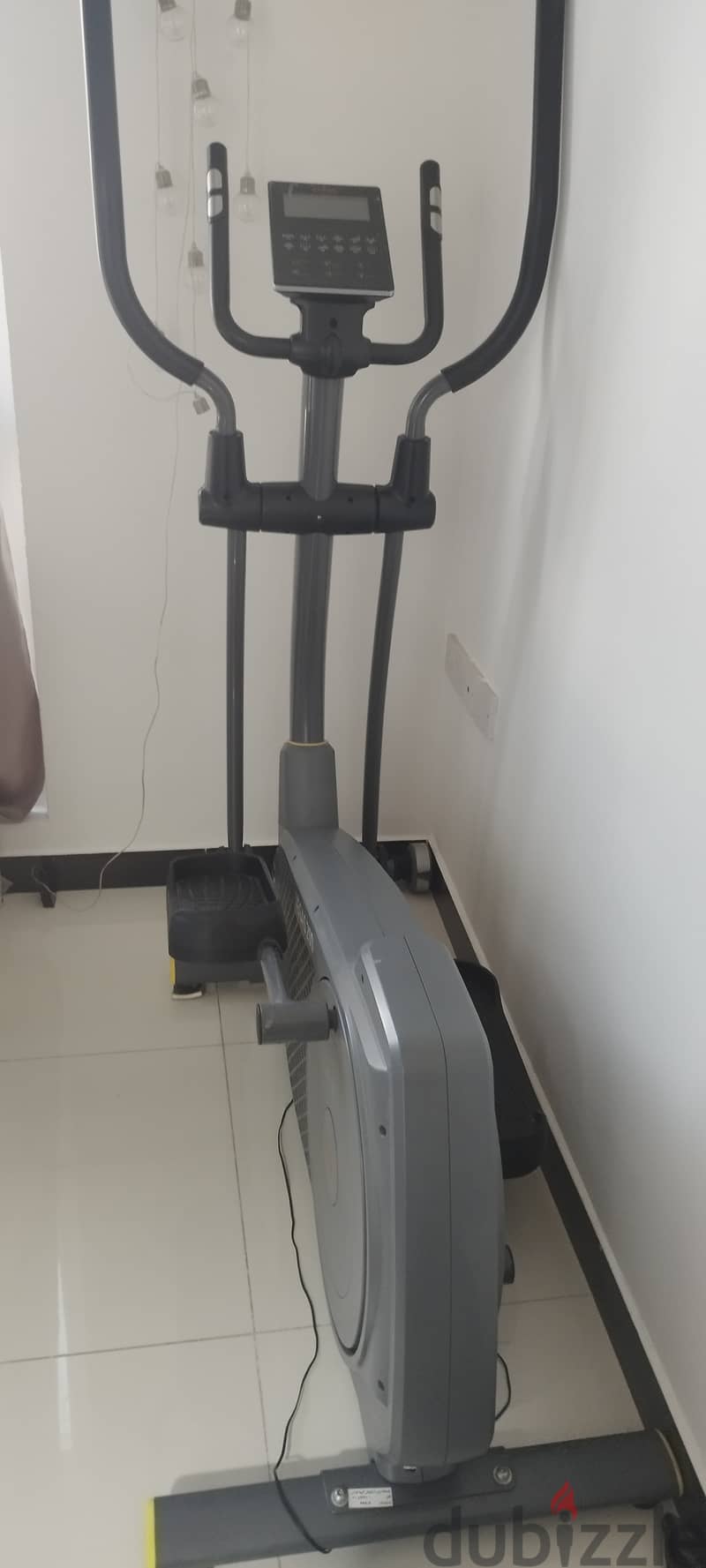 Elliptical machine suitable for gym and home 3