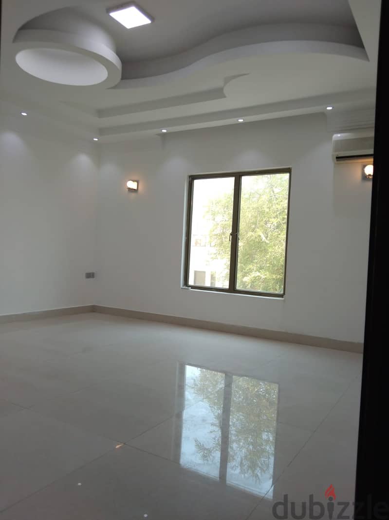 Me2-5 Bhk Commercial Villa For Rent In Khuwair 6