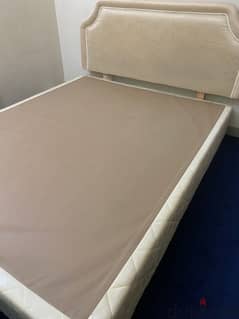 Queen Size bed with Medical Matress 0