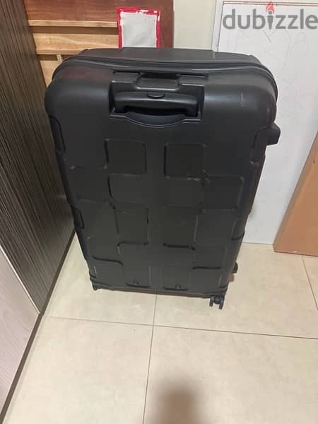 American Tourism 30 kg bag . . 2