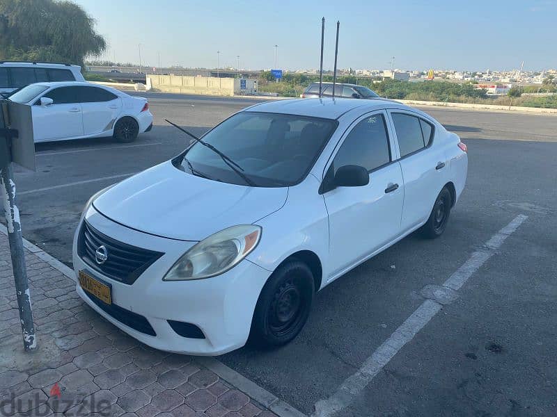 Nissan Versa 2012 4