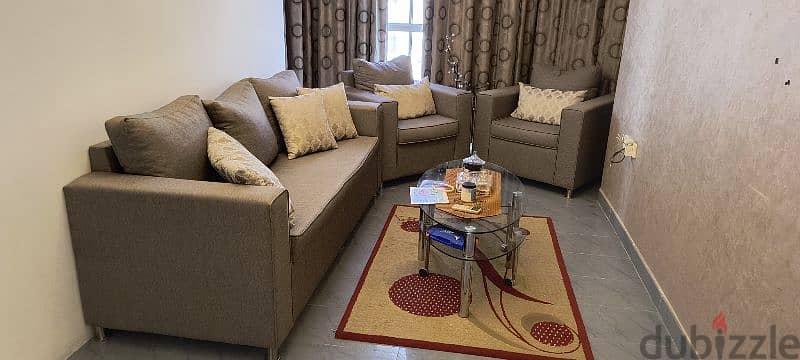 5 seater sofa set with cushions 0