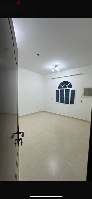 FLAT FOR RENT Alhail north 300 8