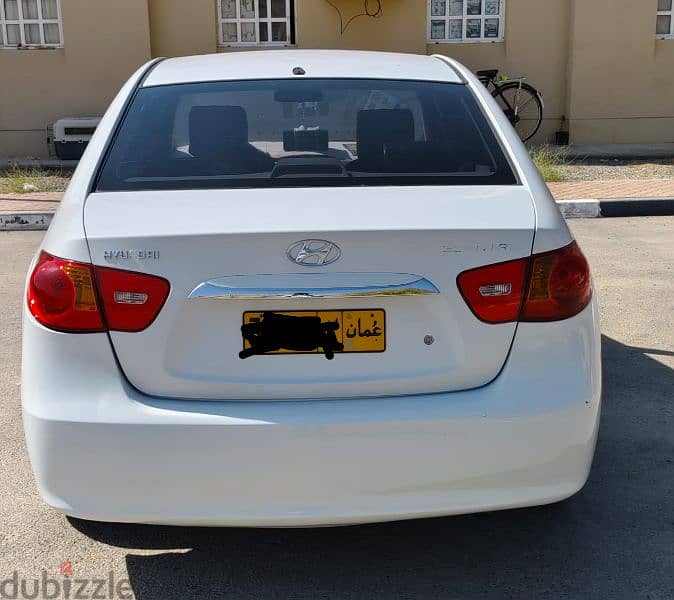 Hyundai Elantra 2011 1