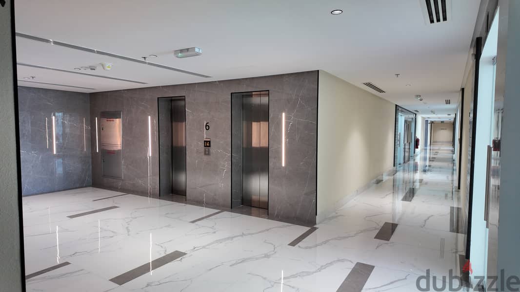 Office for sale with 25% downpayment | مكتب للبيع 5