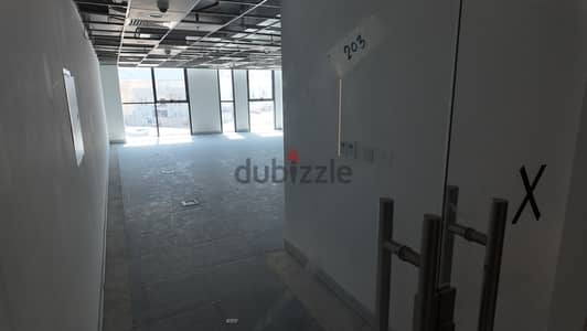 Large office for sale (25% downpayment) مكتب للبيع