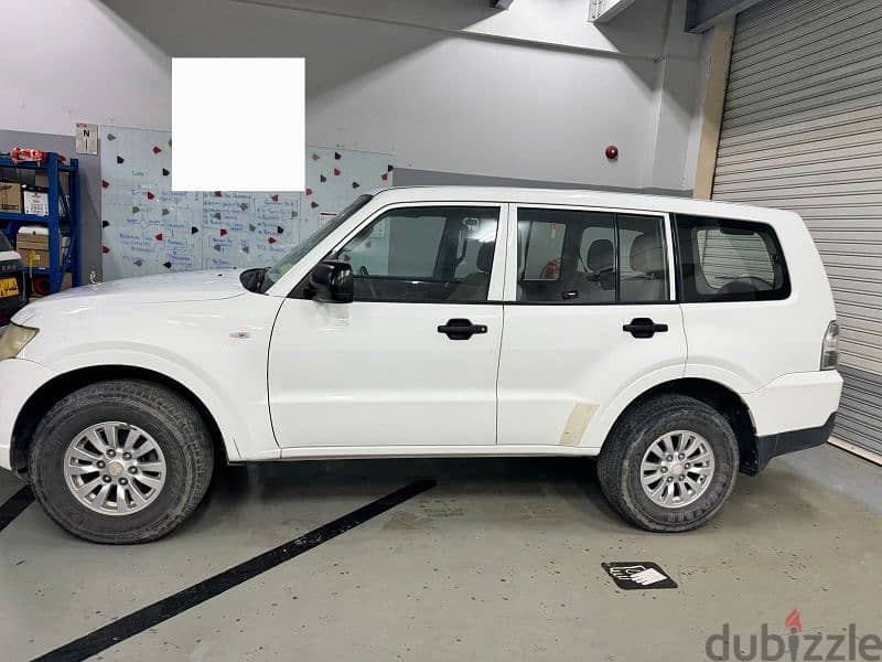 Mitsubishi Pajero 2012 1