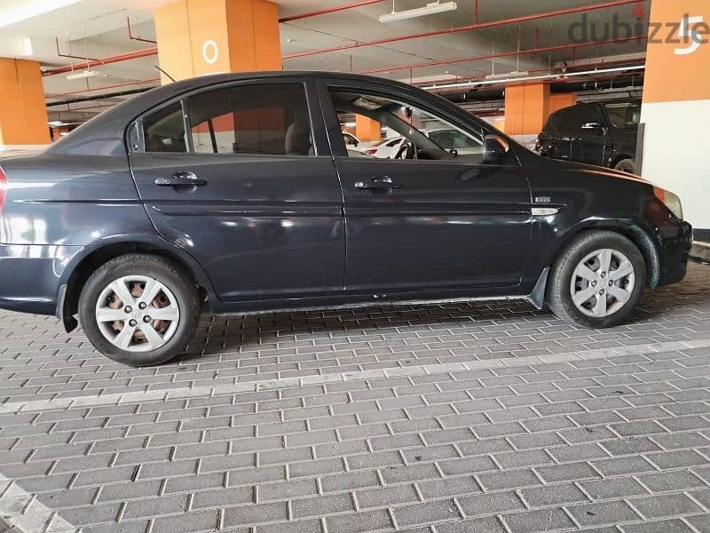 Hyundai Accent 2011 1