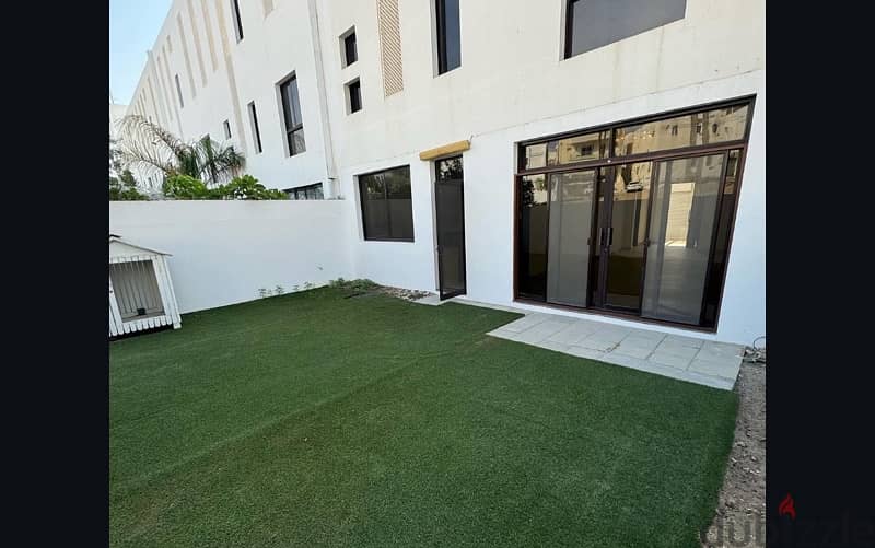 5+1-bedrooms row villas at Qurum Garden compound for rent. 6