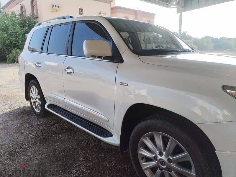 Lexus LX-Series 2010 5