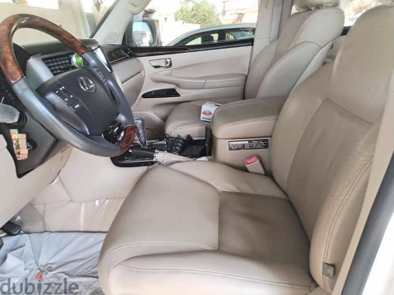 Lexus LX-Series 2010 7