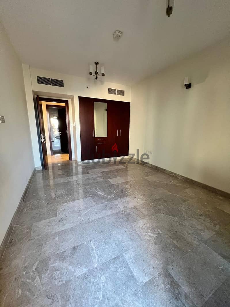 Flat For Sale Behind City Center Al Mawaleh 3rd floor 100 sqm 4