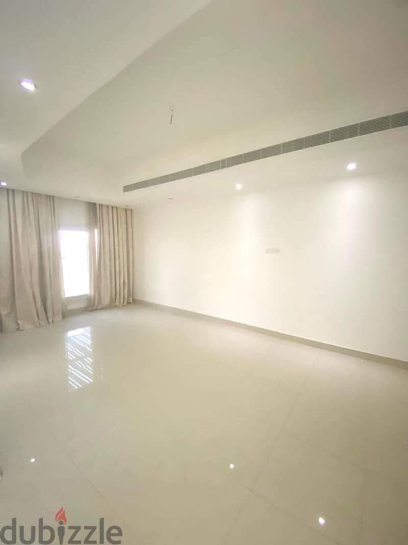 "SR-AK-638 *For Rent: Spacious Commercial Villa in Al Mawaileh South! 8