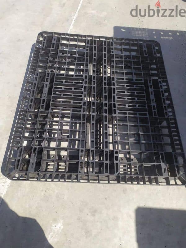 we have all kinds pallets and boxes sale and purchase 2