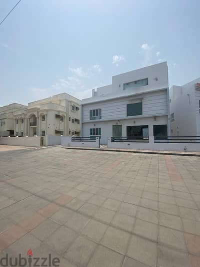 "SR-MK-585 *Advertisement: Commercial Villa for Rent in mawaleh south