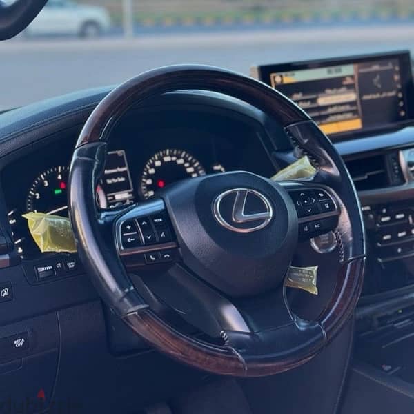 Lexus LX 570 2016 7