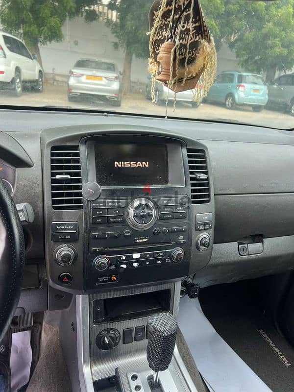 Nissan Pathfinder 2010 model good 11