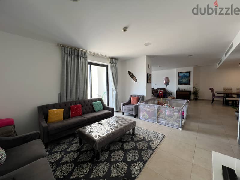 4 Bedroom Large Apartment in Muscat Hills for Sale 2