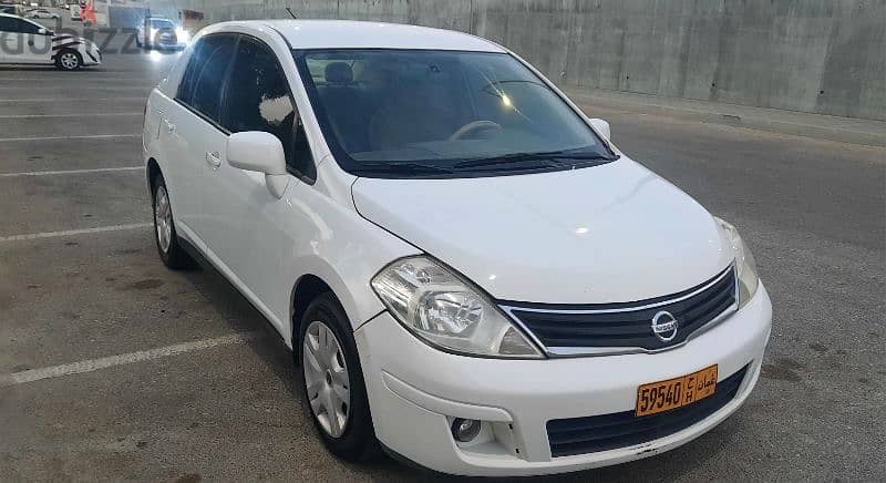 Nissan Tiida 2011 1