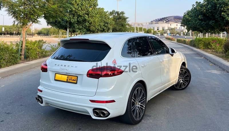 Porsche Cayenne 2015 1