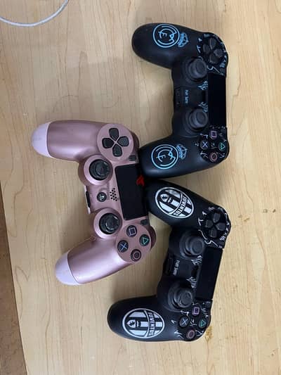 3 PS4 controllers for sale , 7 for each