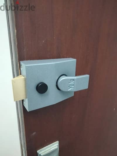 best door lock work