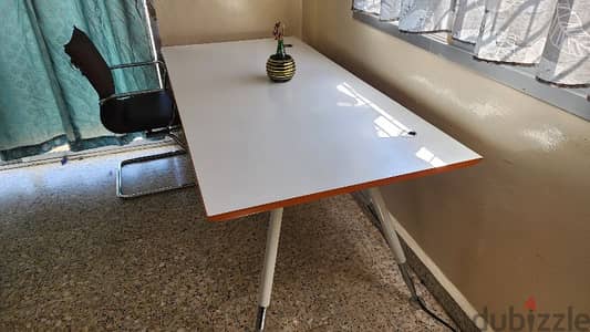 Table (Office and Home Use) Office Meeting Table Premium, Urgent Sale