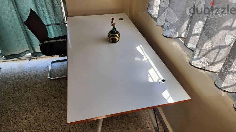 Table (Office and Home Use) Office Meeting Table Premium, Urgent Sale 4