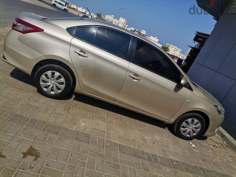 yaris 2017omani car 1.5cc cash or installment first owner 4